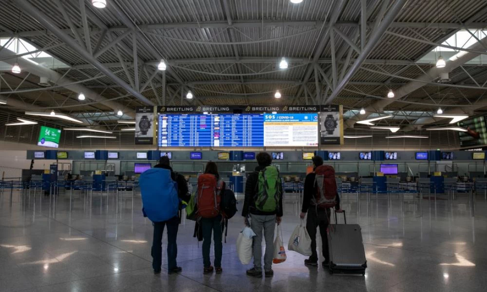 Σουρβίνος: Τα μέτρα θα υπάρχουν μέχρι να έχουμε καποια αντιϊκή θεραπεία